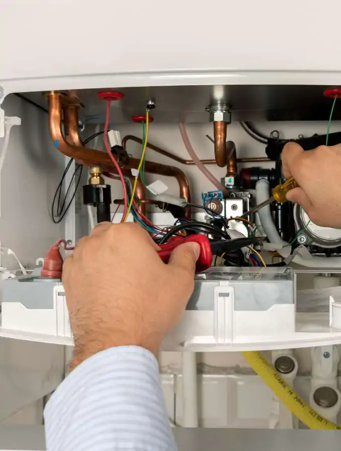 Reparação de caldeiras em Lisboa - Técnico certificado Doutor House a realizar assistência urgente